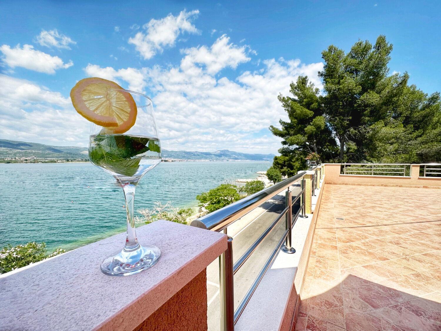 Apartments Vini Trogir Exterior foto