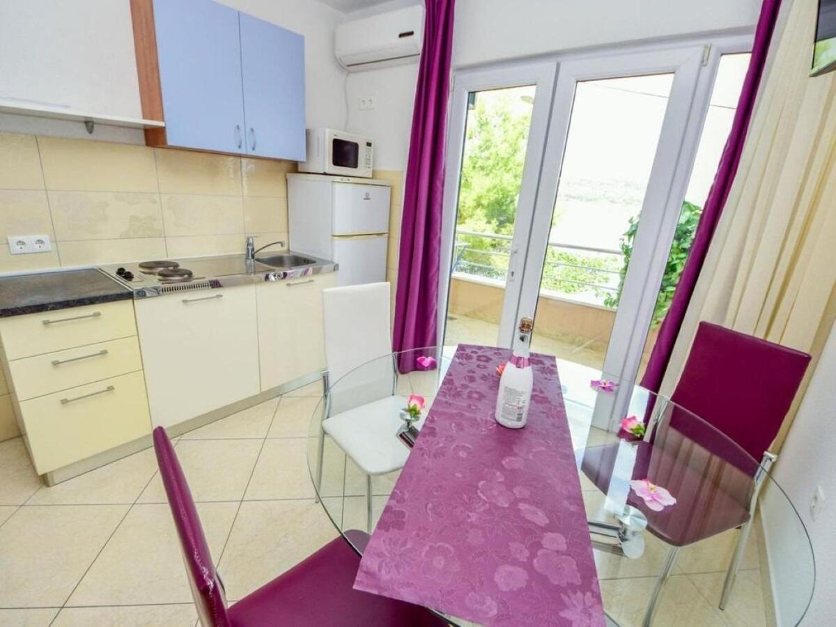 Apartments Vini Trogir Exterior foto
