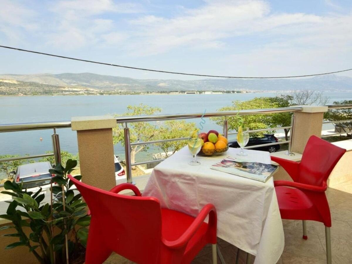 Apartments Vini Trogir Exterior foto