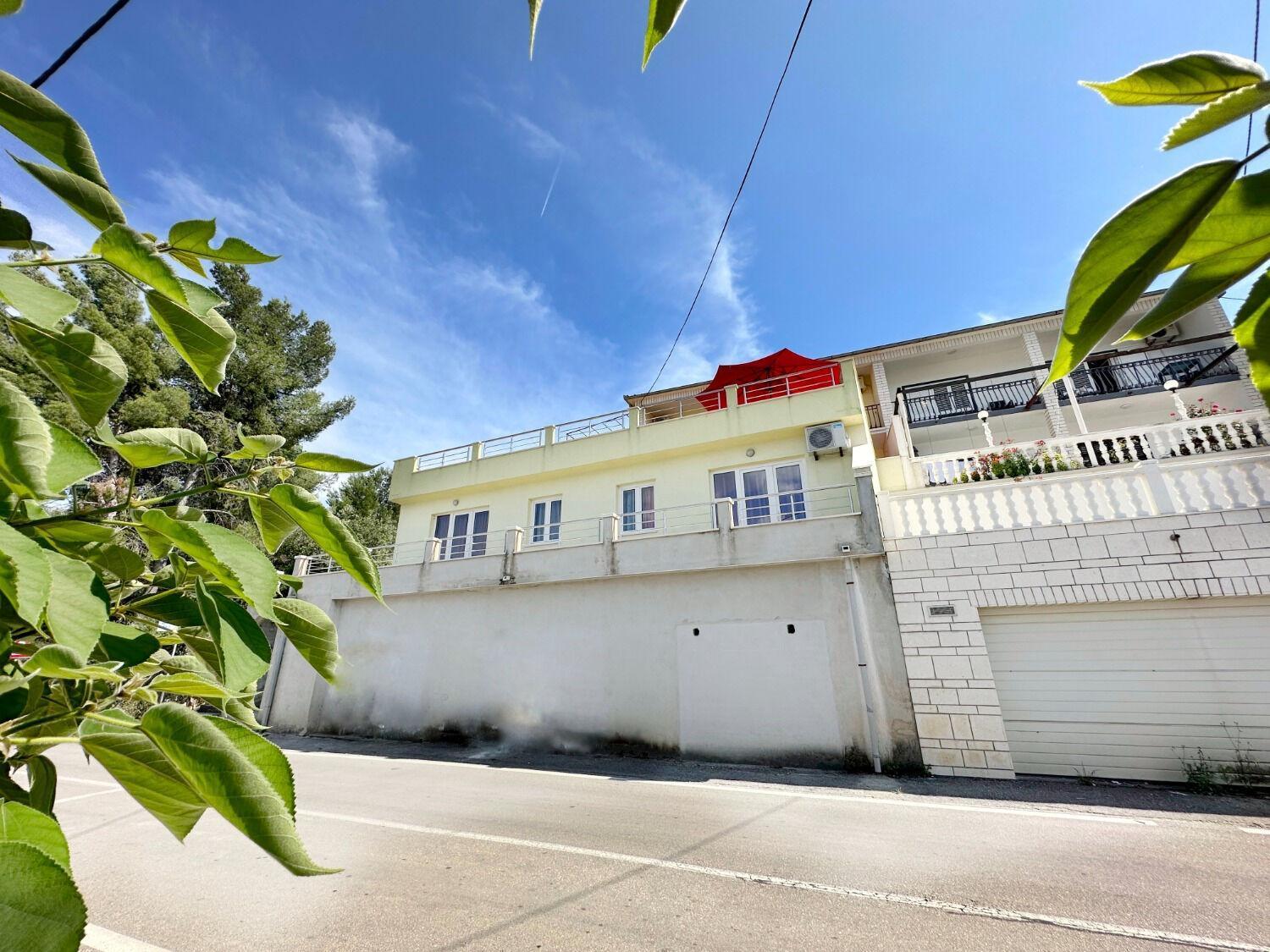 Apartments Vini Trogir Exterior foto