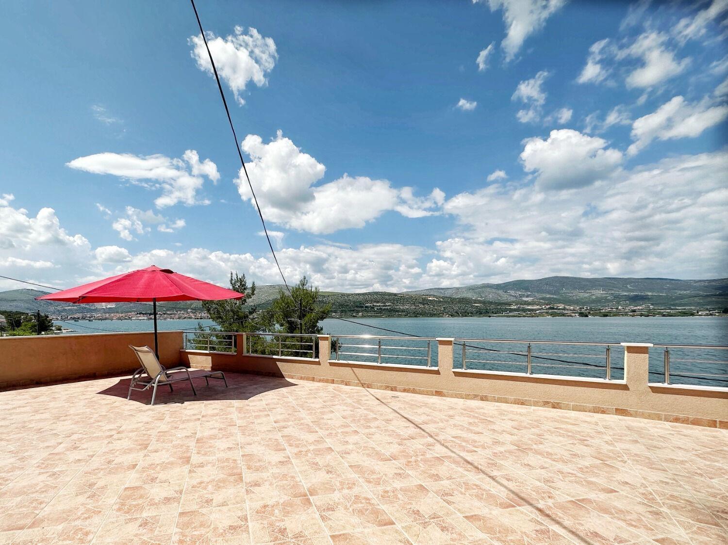 Apartments Vini Trogir Exterior foto